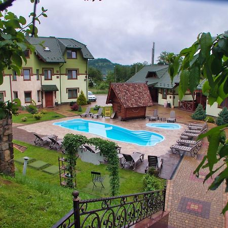 Emerald House Mykulychyn Extérieur photo