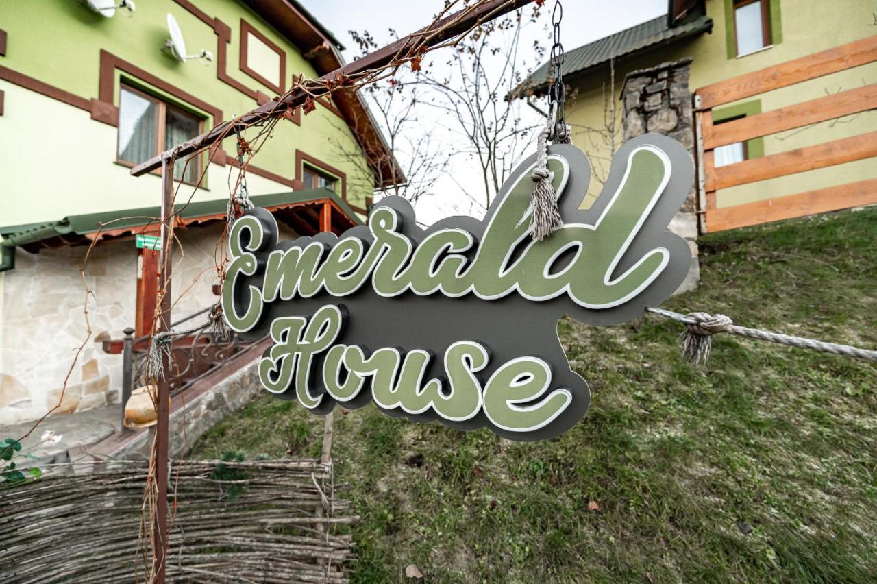Emerald House Mykulychyn Extérieur photo