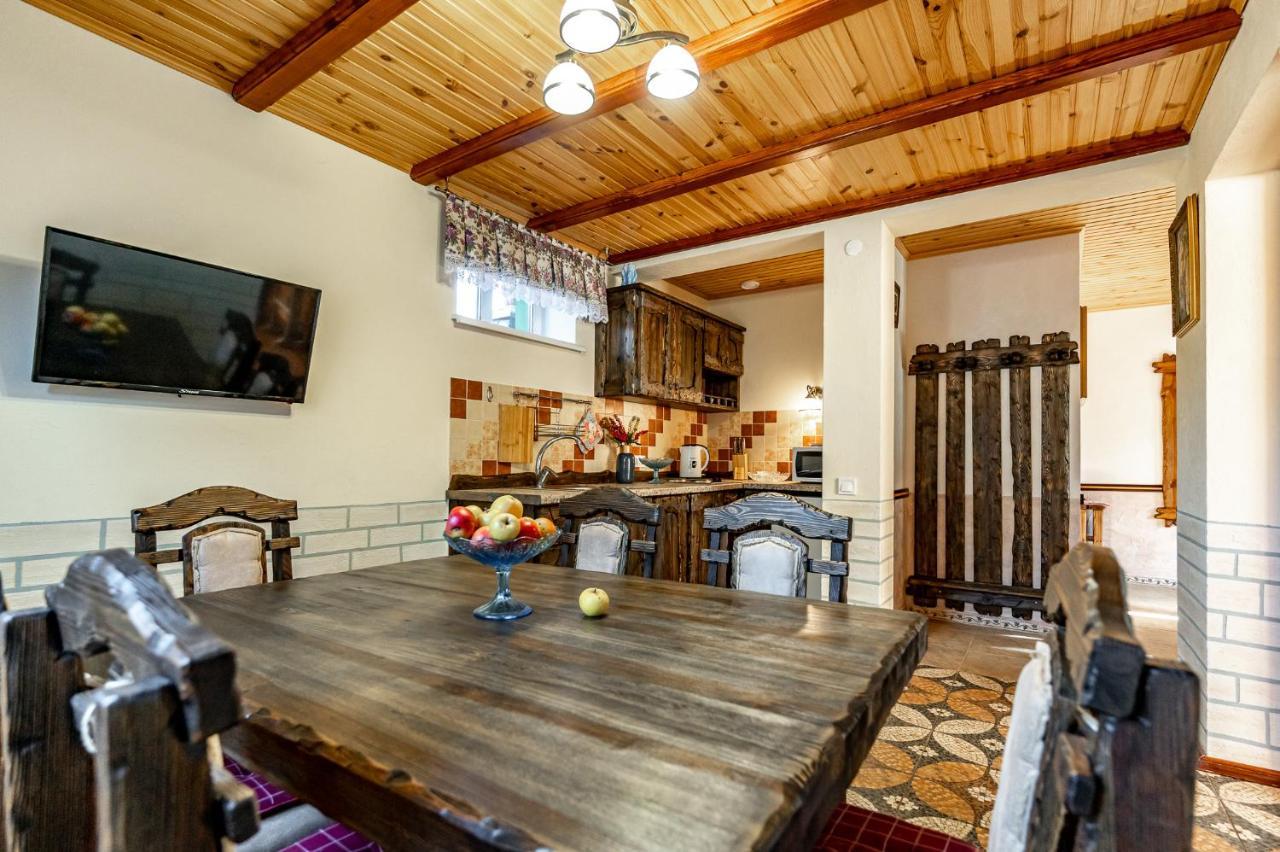 Emerald House Mykulychyn Extérieur photo