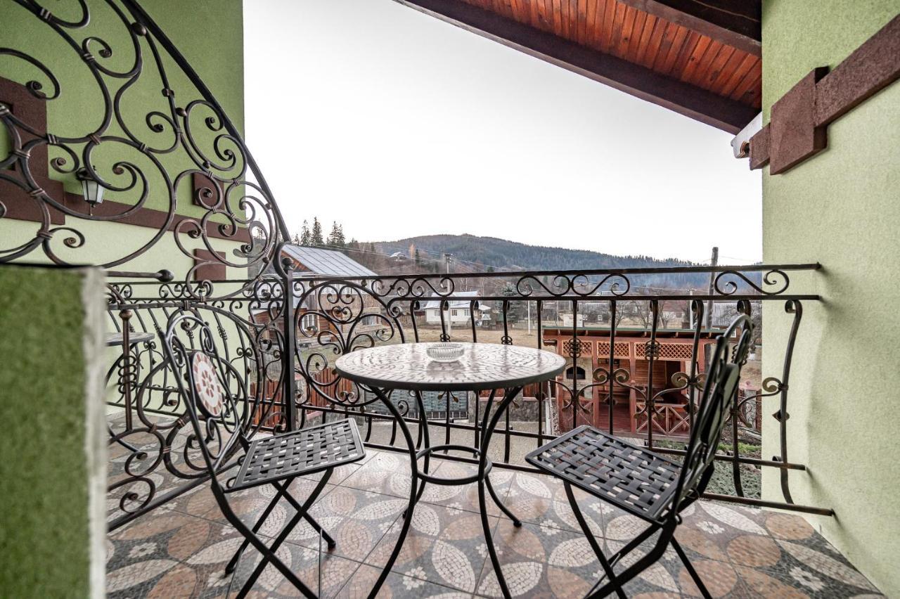 Emerald House Mykulychyn Extérieur photo