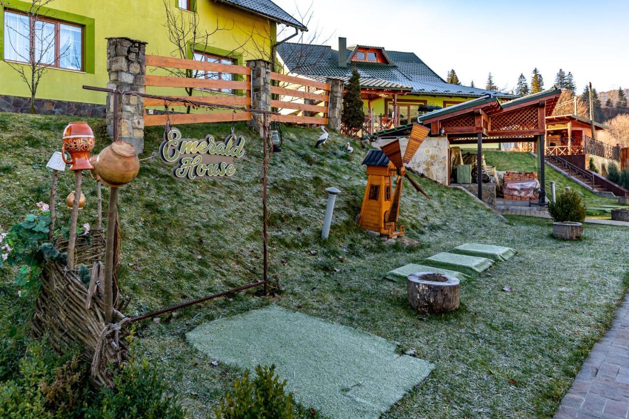 Emerald House Mykulychyn Extérieur photo