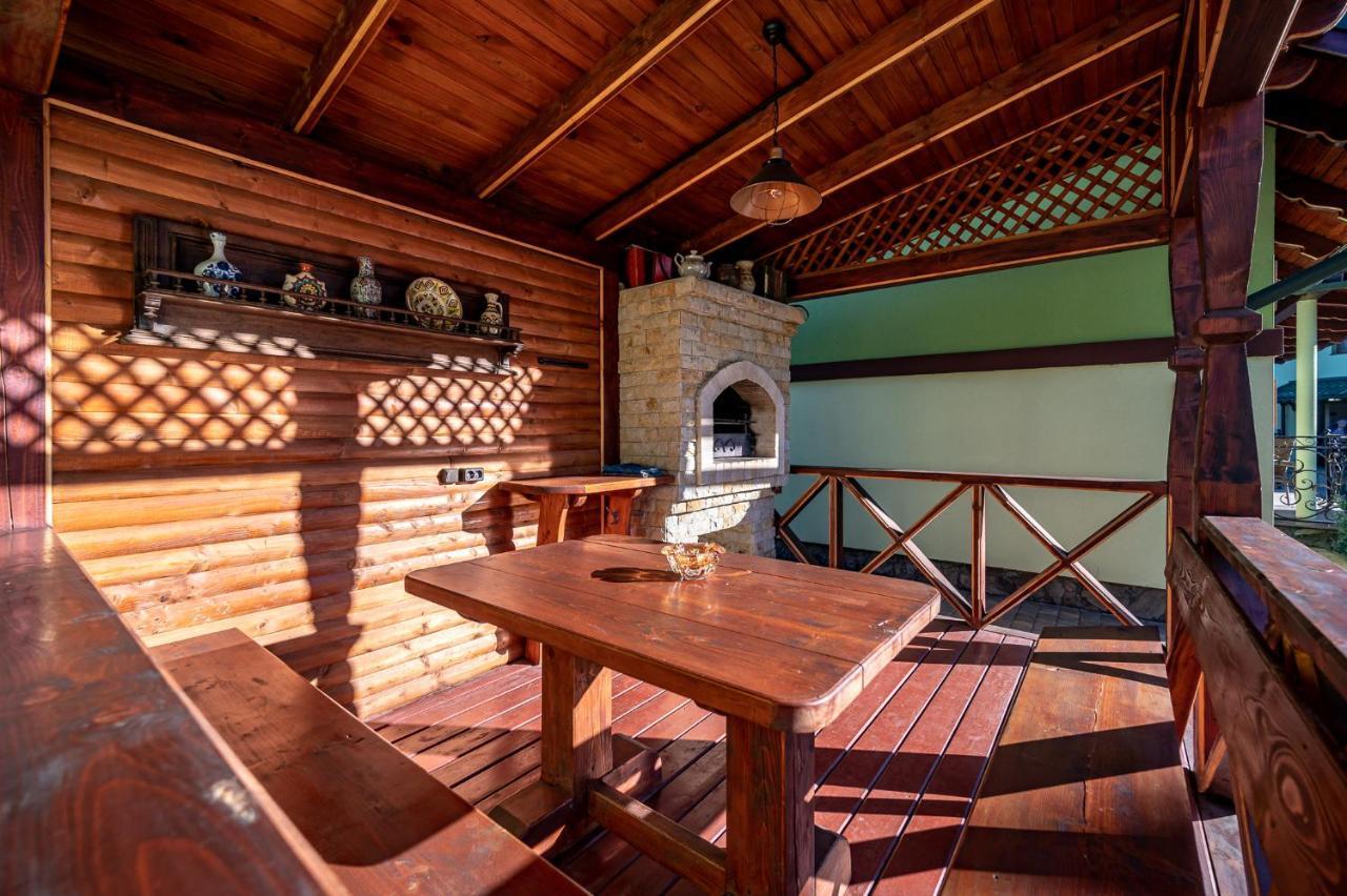 Emerald House Mykulychyn Extérieur photo