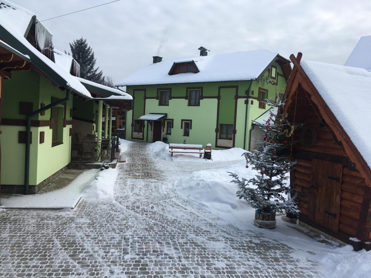 Emerald House Mykulychyn Extérieur photo